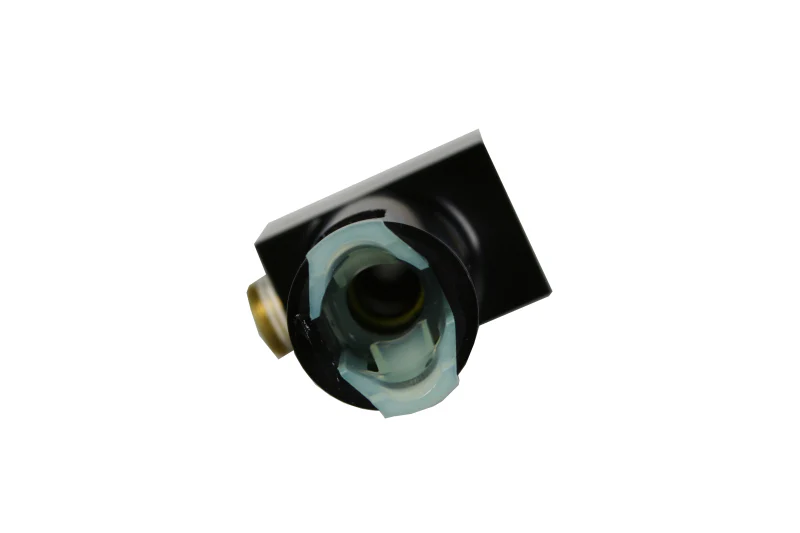Aeromotive 5/16in Quick Connect with AN-06 port and 1/8in gauge port - Image 7