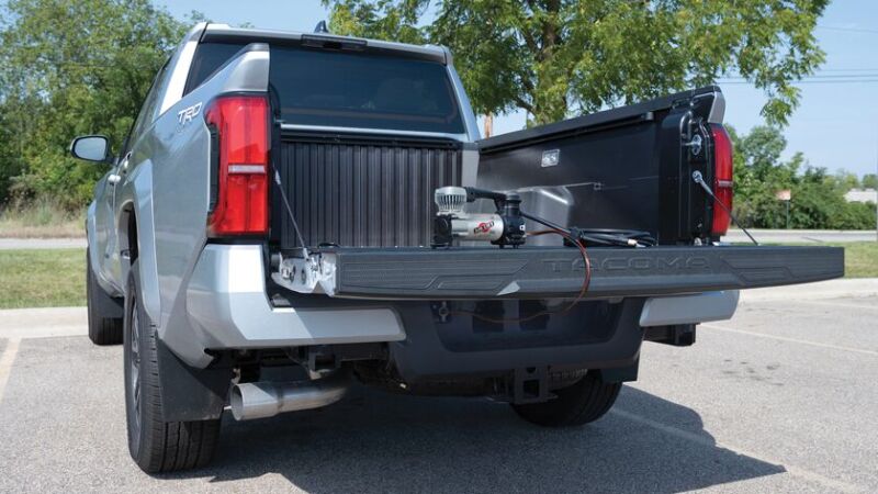 Air Lift Digital Portable Compressor - Image 2