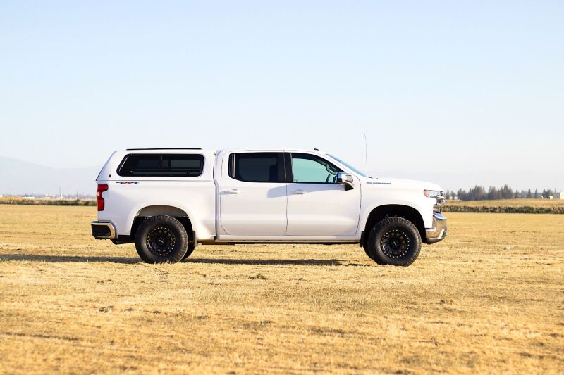Cognito 19-24 Chevy Silv/Sierra 1500 2WD/4WD 3in Perf Ball Joint Leveling Kit w/ Fox PS 2.0 IFP - Image 2