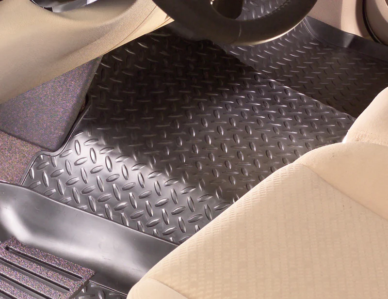 Husky Liners 96-99 Suburban/Tahoe/Yukon Classic Style Center Hump Tan Floor Liner (w/o Floor Shift) - Image 2