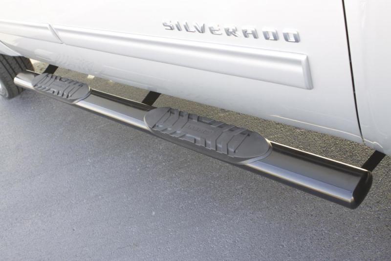 Lund 07-17 Chevy Silverado 1500 Ext. Cab 5in. Oval Straight SS Nerf Bars - Polished - Image 3