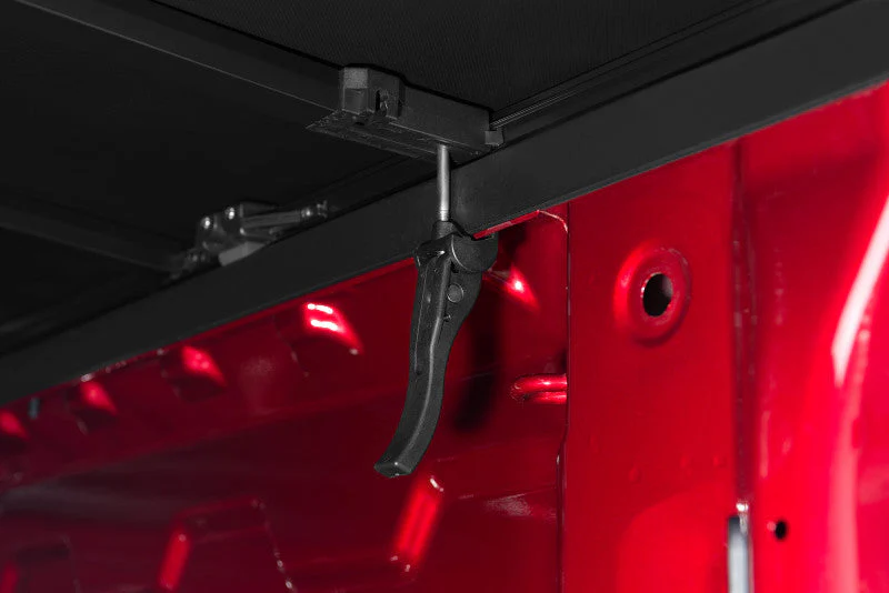 Tonno Pro 88-99 Chevy C1500 6.6ft Fleetside Tonno Fold Tri-Fold Tonneau Cover - Image 7